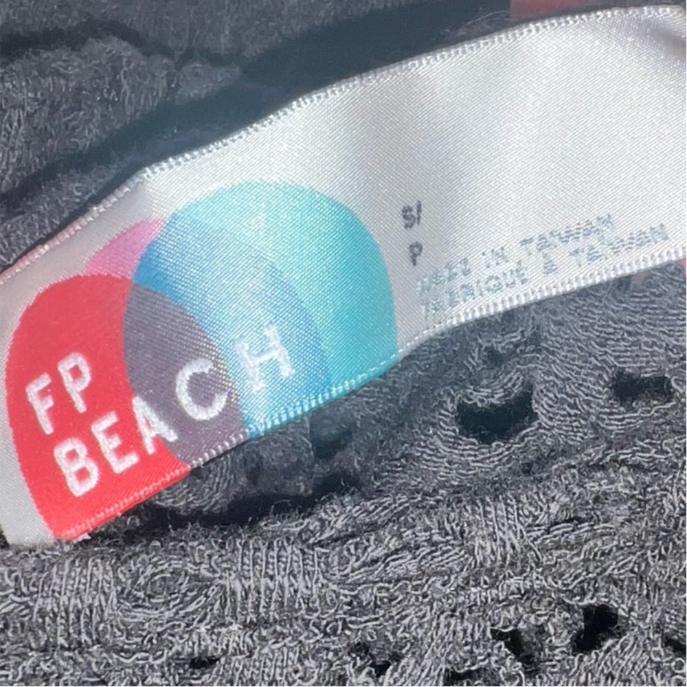 Free People FP Beach Feel The Love Black Crochet Long Sleeve Ruffle Top Small - Picture 8 of 15